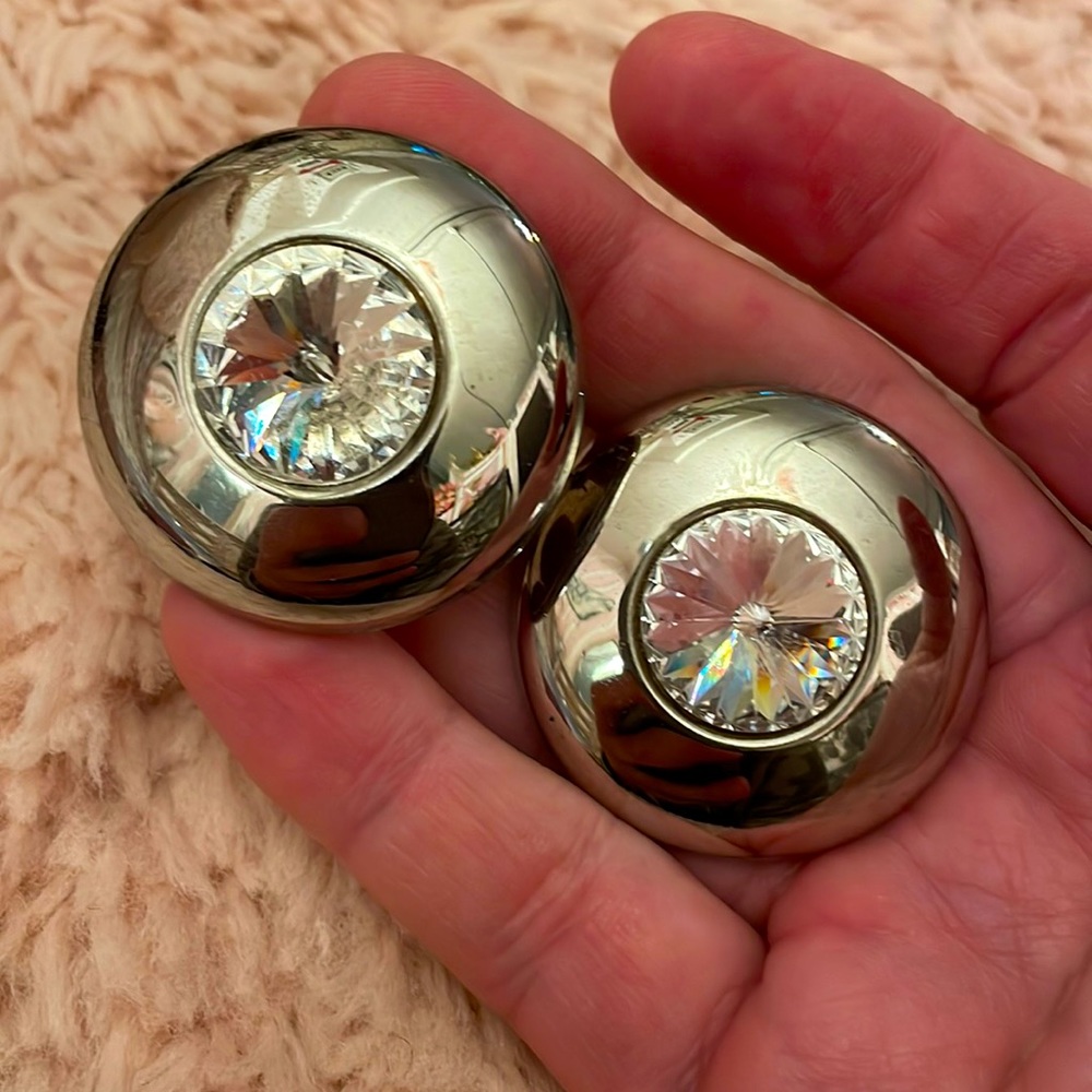 Vintage 80’s silver rhinestone earrings